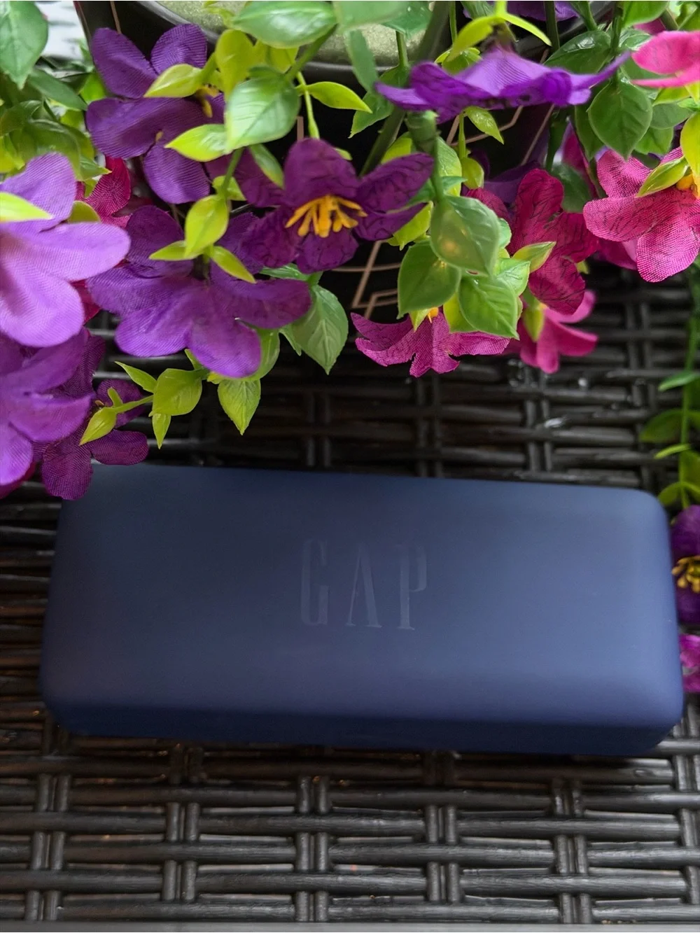 (UNISEX) SUNGLASSES BY GAP